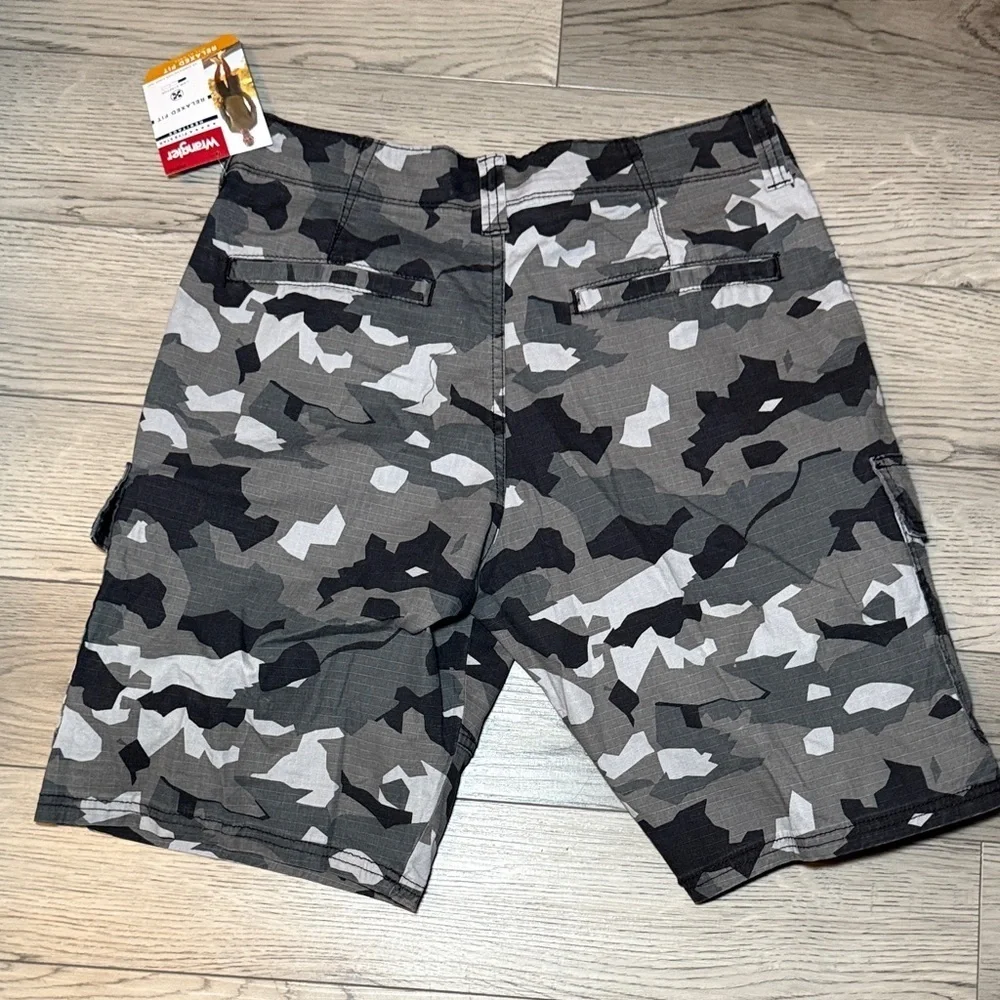 Wrangler Men's Camouflage Stretch Cargo Shorts Black Gray White Camo Relaxed Fit